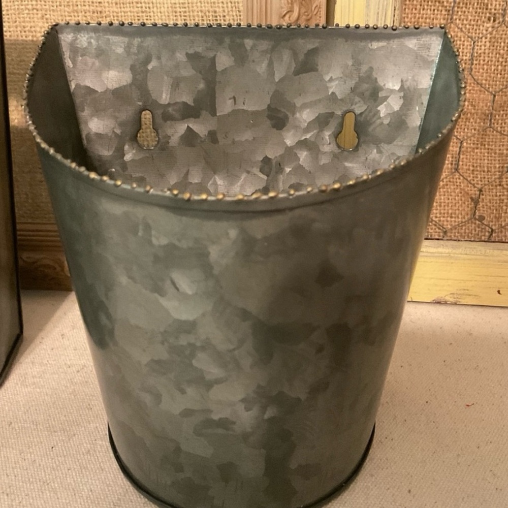 Rustic Metal Wall Planters - Picture 4 of 4